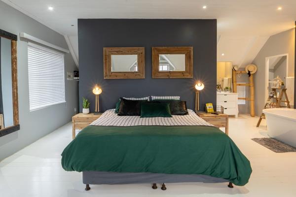 6 Bedroom Property for Sale in Noorsekloof Eastern Cape